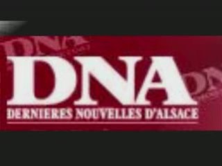 PRIERE DANS LA RUE A STRASBOURG DEVANT LA MAIRIE