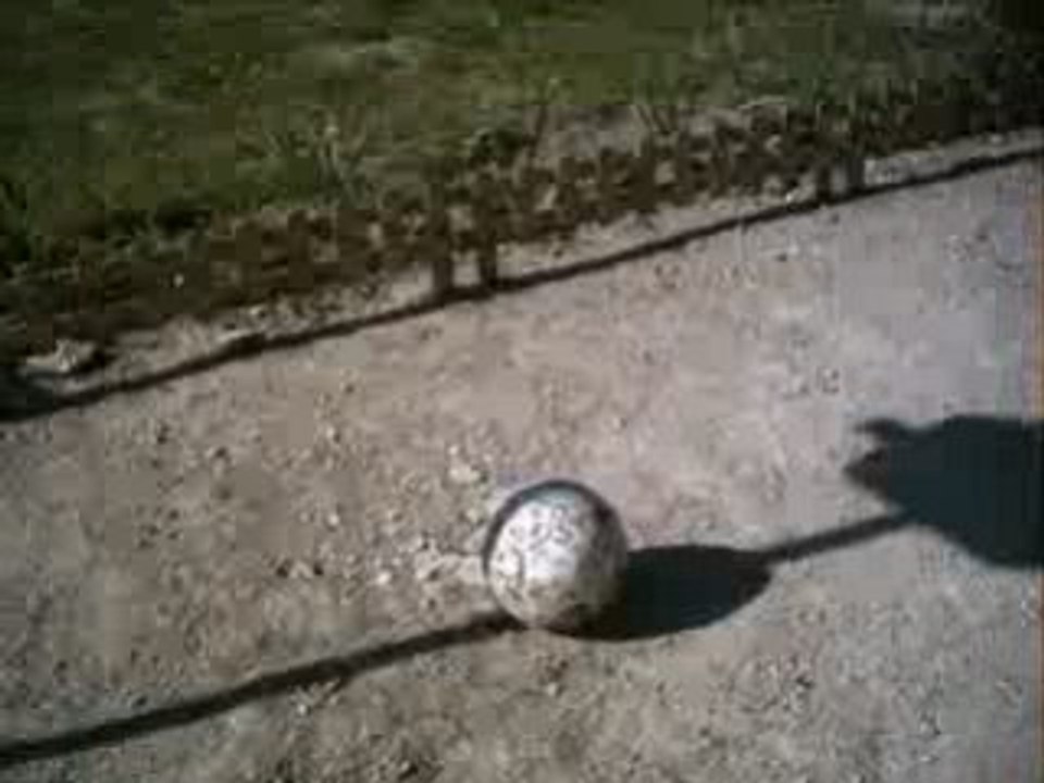 Pluton et son balllon