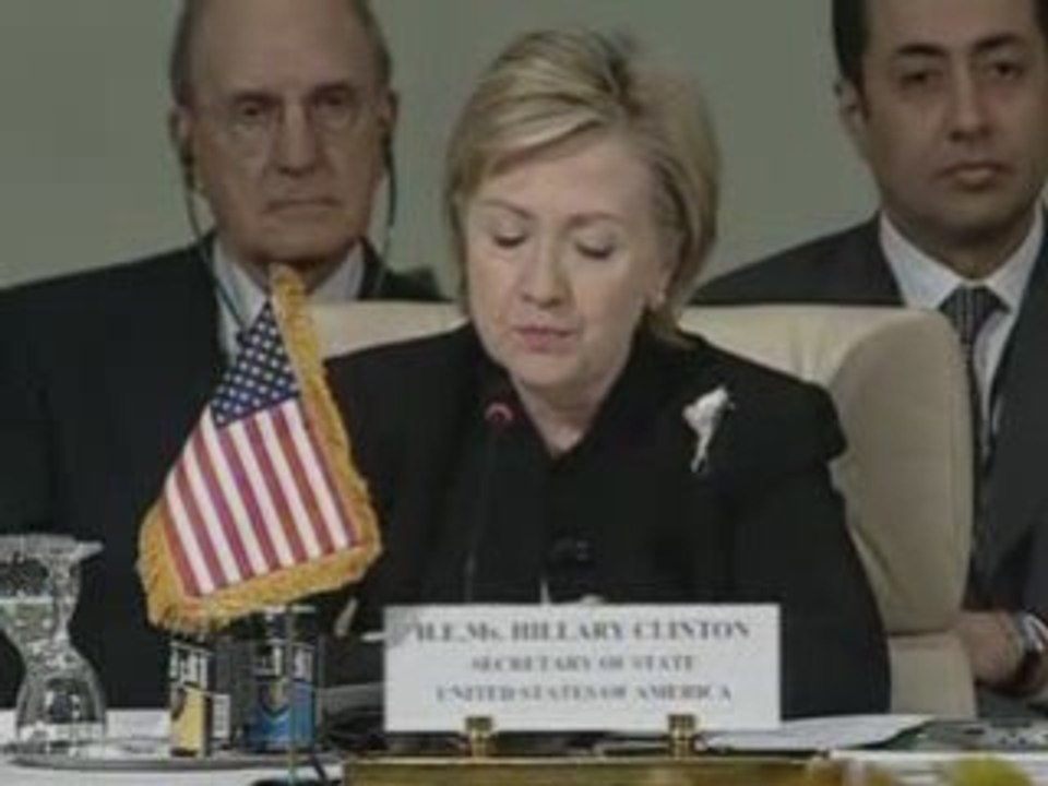 Clinton promises US aid for Gaza