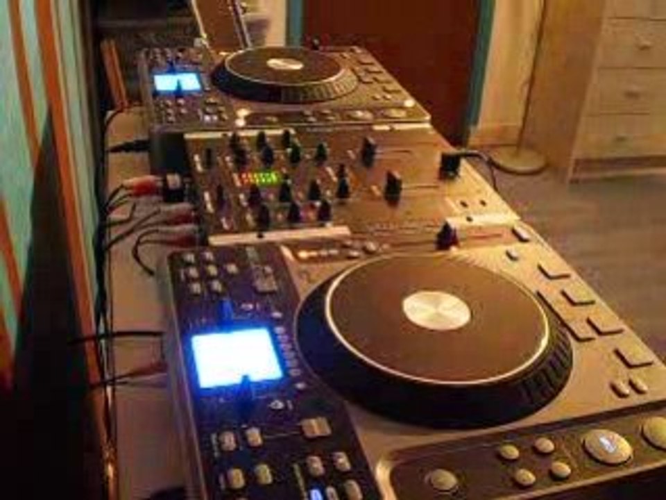 Dj b3z
