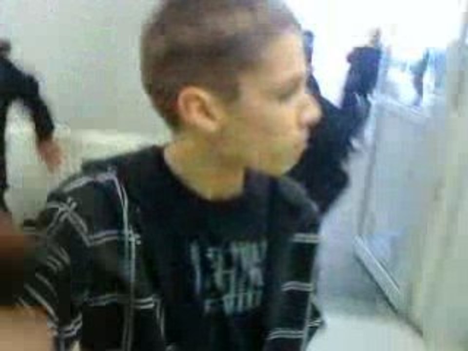 Nous dans les W.C qui fesont le bordel