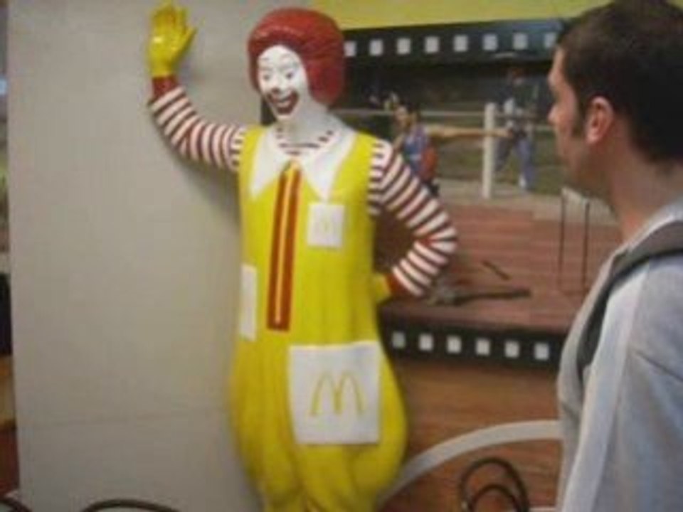 Bracage a mc donald violent!!!