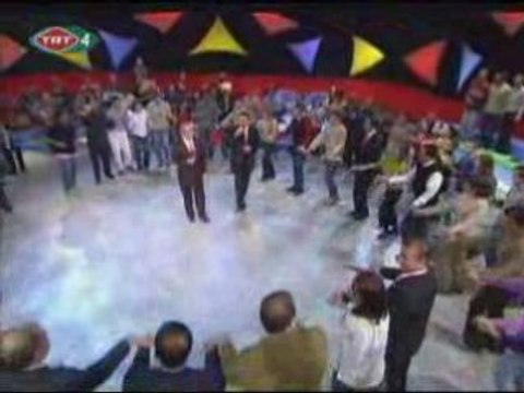 Mükerrem Kemertas-erzurum potpori halay(kavurma koydum tasa)