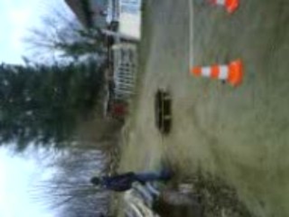 Moi sur le Saut improviser avec la barre 8eme