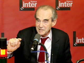 Robert Badinter : "Un détenu est un homme et un citoyen, sous réserve des droits qui lui auront été retiré par la Justice"