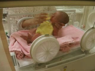 Kilian dans sa couveuse 1