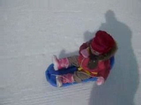 Lea fait de la luge