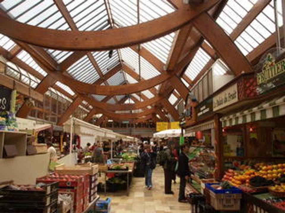 parvis des Halles Saint-François