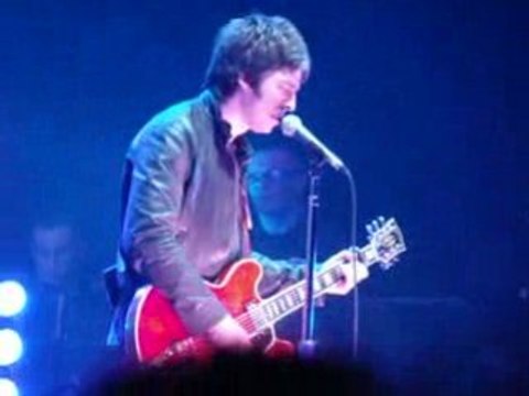 OASIS 'Falling down' @Bercy, Paris on 3/03/2009