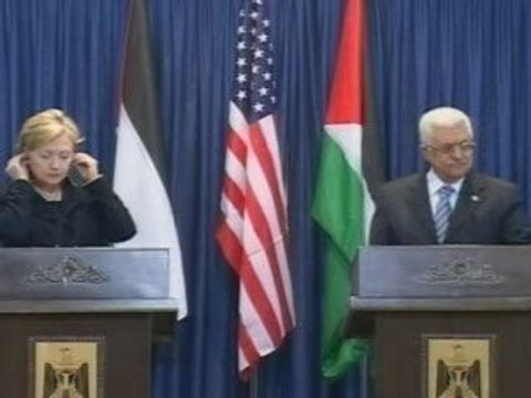 Hillary Clinton supports Palestinian leader Mahmoud Abbas