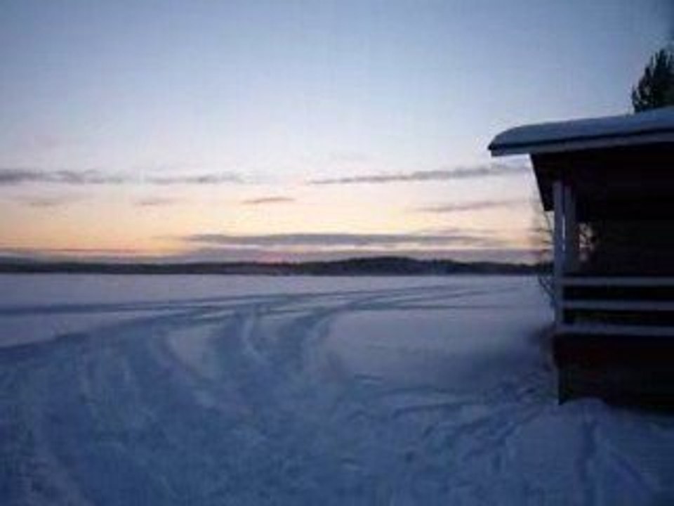 lac gelé à Youma (finlande)