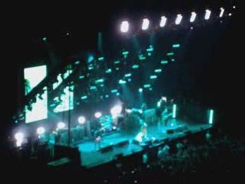 OASIS - SUPERSONIC (Live Paris Bercy - 3 mars 2009)