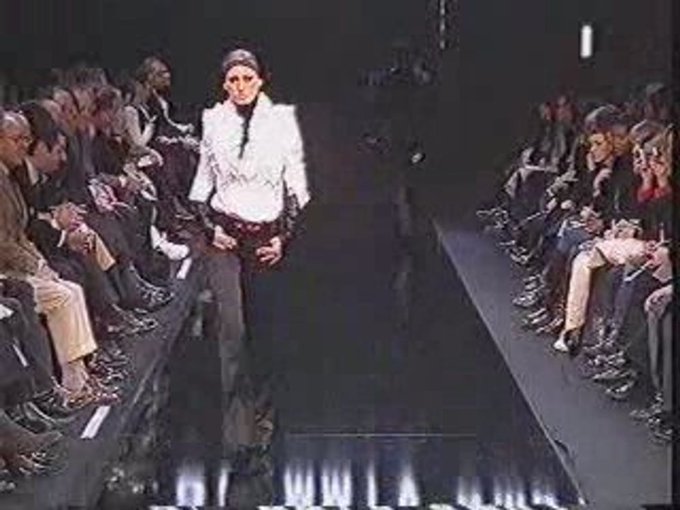 WWW.HEARTJACKING.COM : Ceintures LED Défilé Karl Lagerfeld G