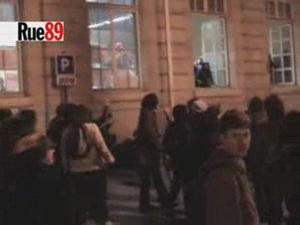 Etudiants contre policiers à la Sorbonne