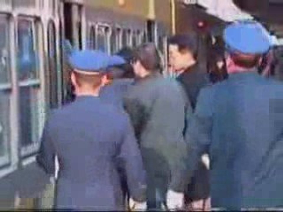 Métro: en japonais on dit:  "Pouss tong fïon"