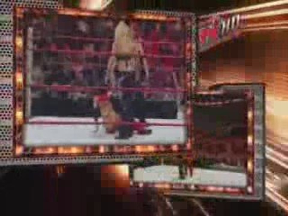 Candice Michelle Vs beth phoenix Monday Night Raw