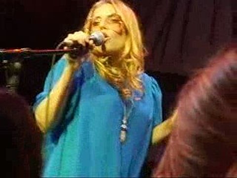 Emma Daumas 05/03/09 Zebre Belleville j'suis conne (fin)