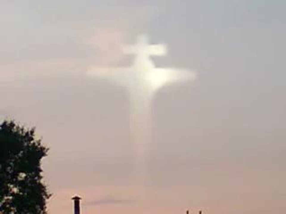 Ovni 06 mars 2009 nuage de Jesus ? un avis ? pris en Russie