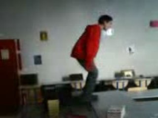 Anthony salto arriere ( salle info )