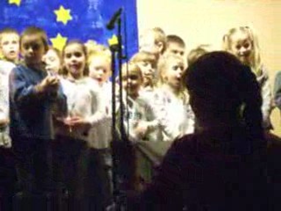 ILLIANA CHANTE PETIT GARCON...