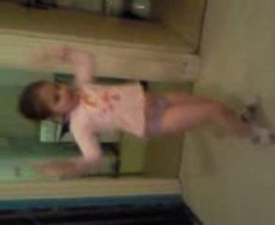 maysa 4 ans danse orinatale