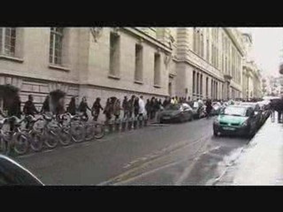 Chaîne humaine à la Sorbonne