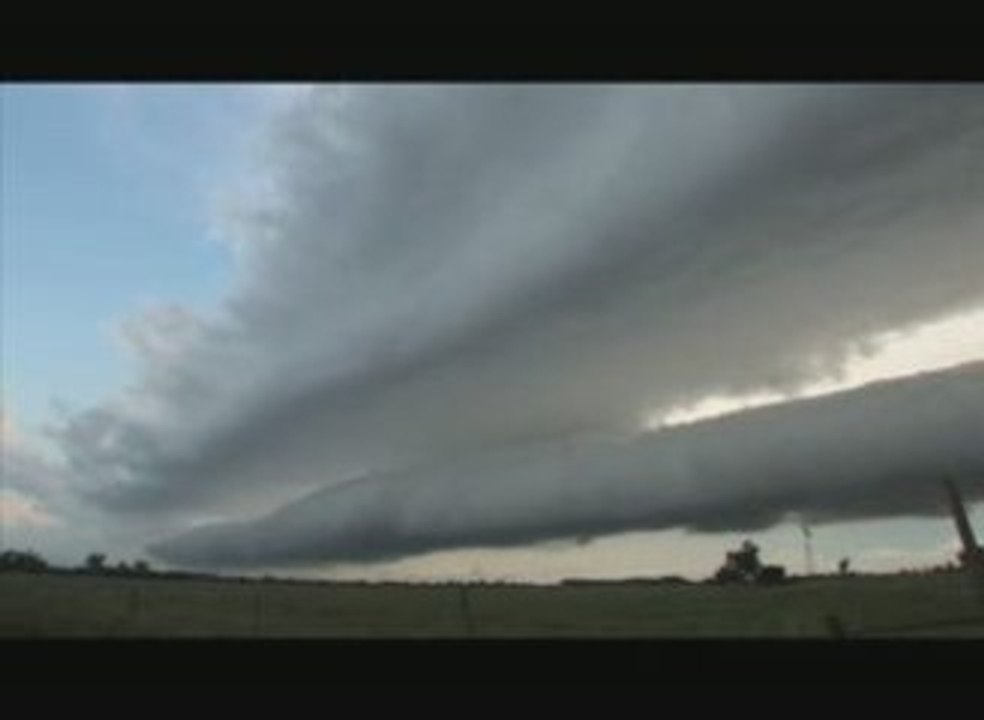 Movie Trailer Chasseurs de Tornades