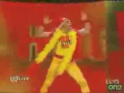 Charlie Haas imite Hulk Hogan