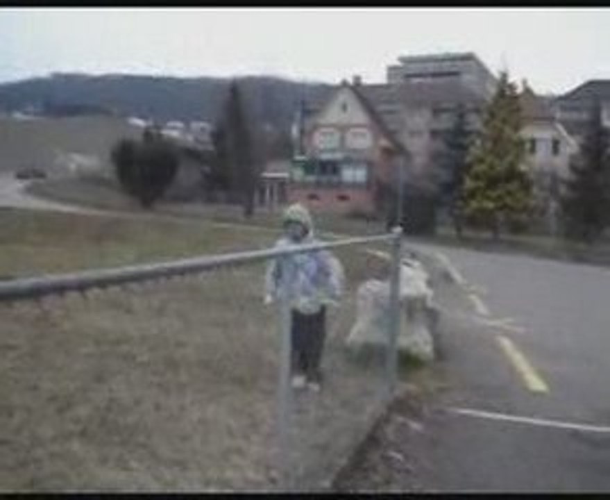 Arno salto arrière rocher