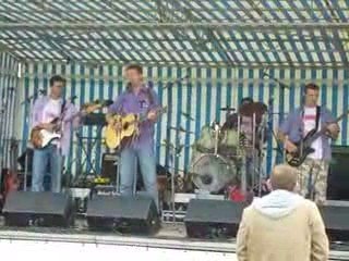 KUV fait les balances pour l'avant premiere des revolver mah