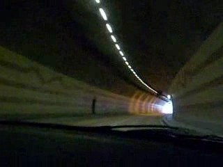 BMW Z4 ///M - tunnel