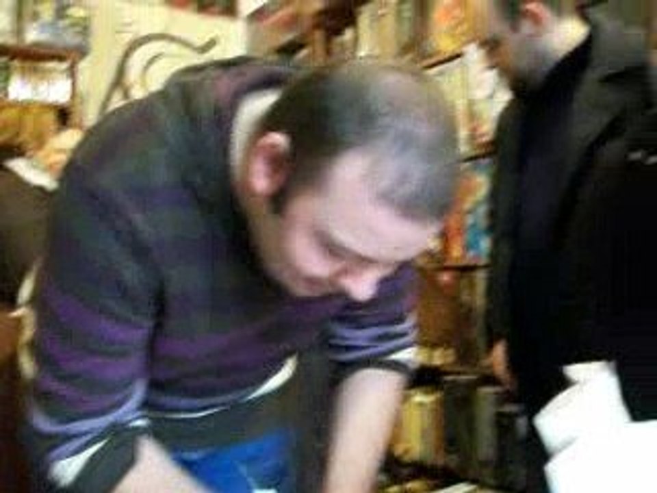 Annie et Fabrice a la seance de dédicace 07-03-2009 Caen