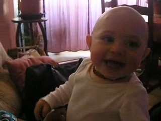 Ma bébé pète de rire