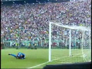 Ronaldo vs Palmeiras: Premier Ballon Touché