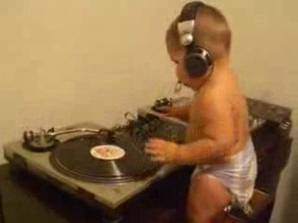 Bébé DJ