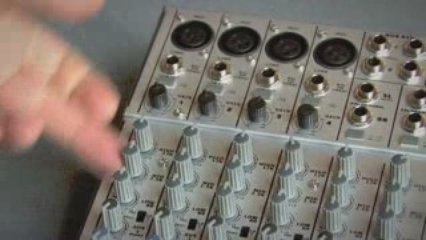 Une table de mixage avec Frédéric