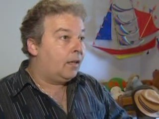 Kangaroo terrorises sleeping Aussie family