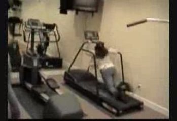 Gamelle sur tapis roulant