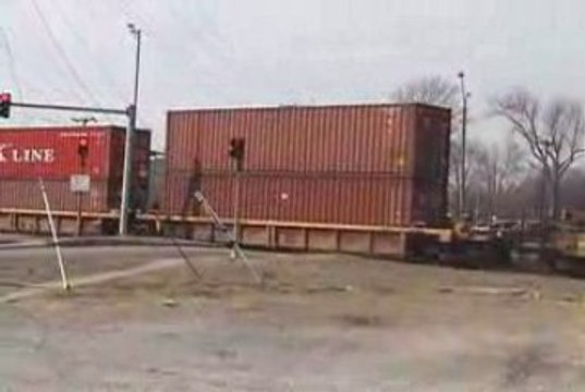 NS #2209 pulls in intermodal containers Part 2