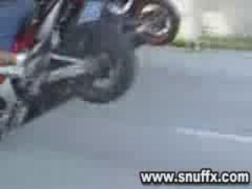 Régis fait de la moto