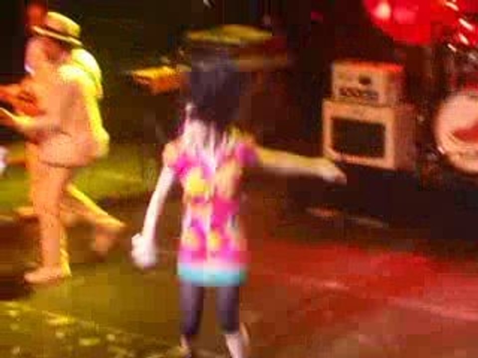 7 MARS 2009 - FN - KATY PERRY