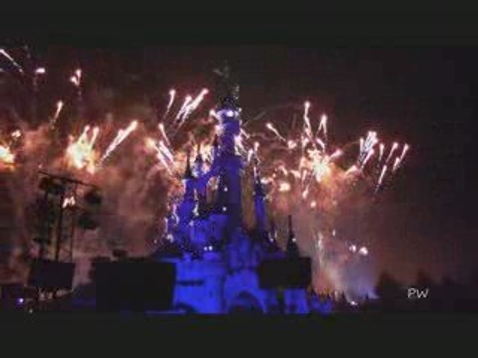 Disneyland Paris - St David 2009 Fireworks