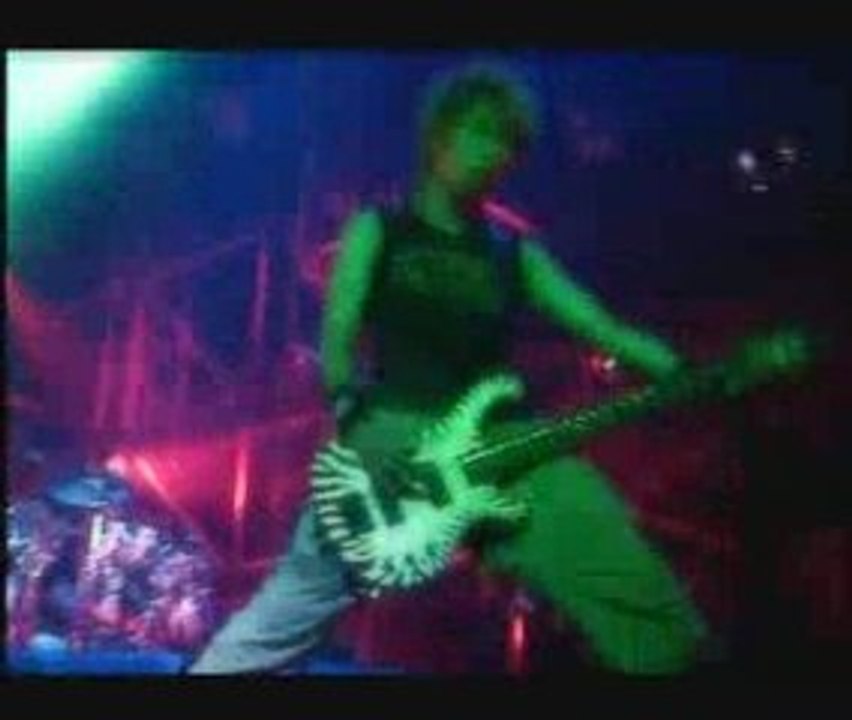Pierrot - Standing Smiley Skeleton (live version)