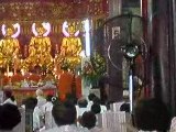 Ceremonie bouddhiste a Leng Noi Yee