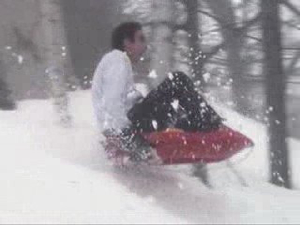 Pedrito fait de la luge