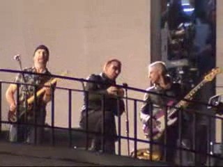 U2 offer recession-busting, low-cost tickets for their tour