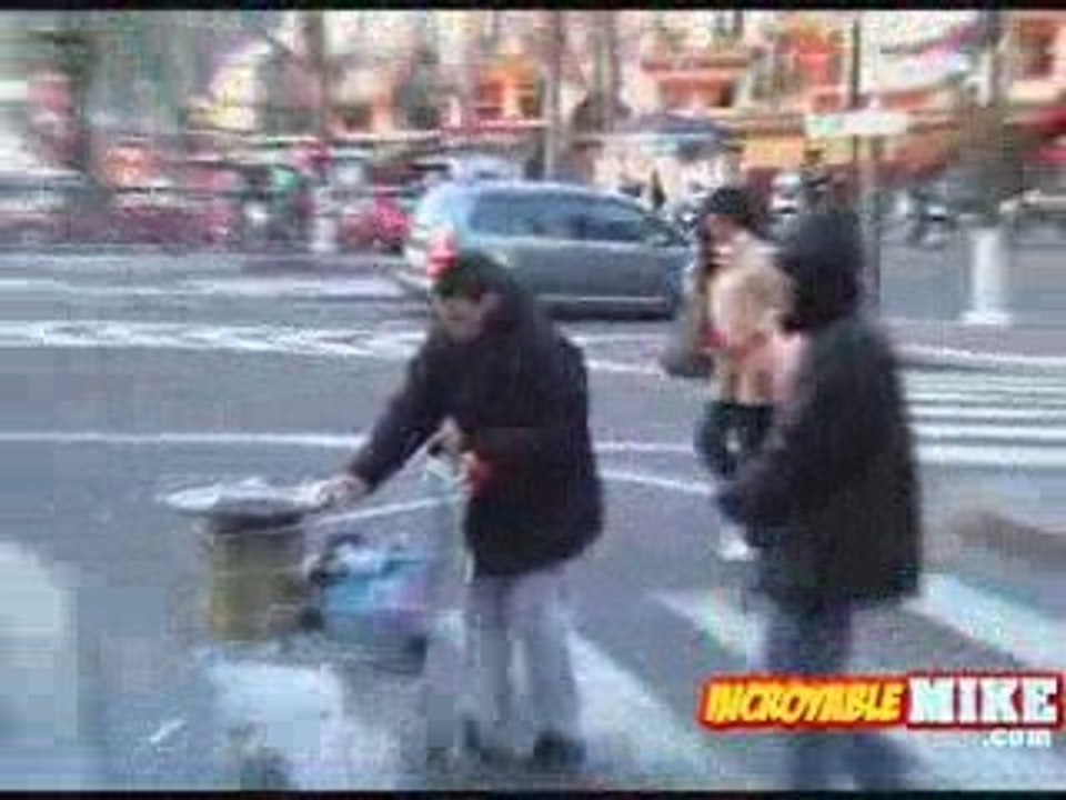 IncroyableMike-Chaud les Marrons, Chaud!