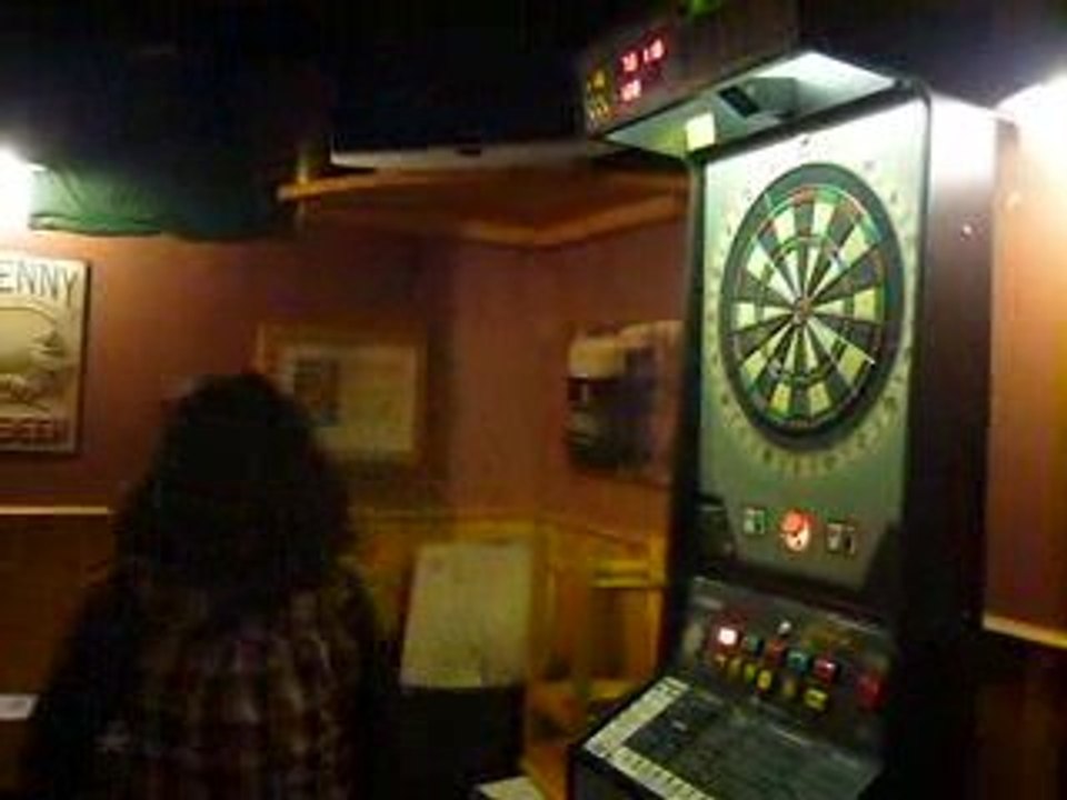 Fléchettes entre nanas