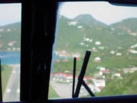 Landing St Barths