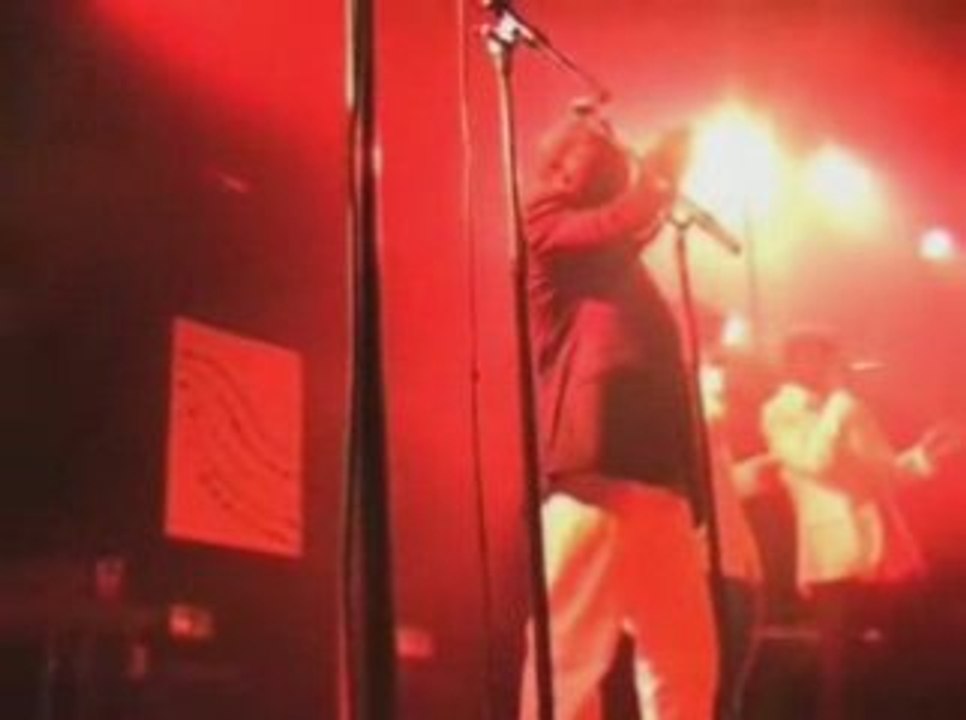 Ambre-Beatbox and the singer